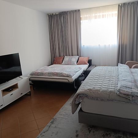 3 Bathrooms Apartman Mimi Липтовски-Микулаш Экстерьер фото